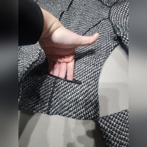 TRISTAN Magnifique blazer en laine avec appliqué de cuir vegan de qualité - Picture 3 of 8